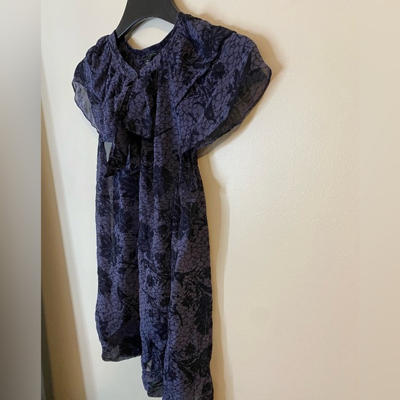 Ann Taylor 100% Silk Dark Blue formal Floral Ruffle top size medium - Picture 10 of 10